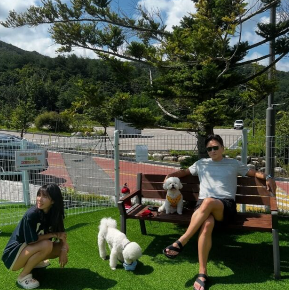  진태현, “가족 된 지 벌써 1년… 감사할 뿐” 딸과 함께한 근황 공개