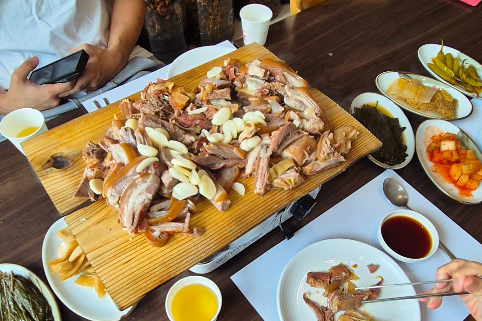 달래흑염소옻닭 사진 1