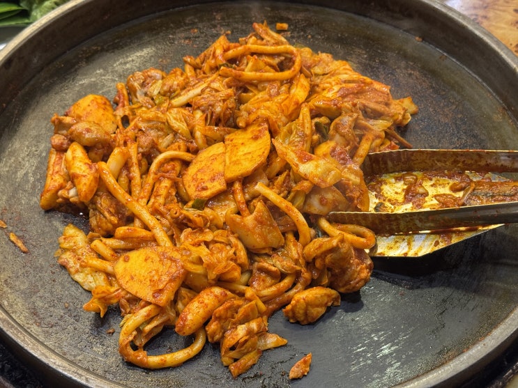  일산 닭갈비 맛집 춘천명동1번지닭갈비 | 줄 서서 먹는 매콤한 닭갈비