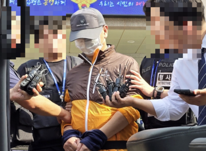   송도 사제총기 사건…생활비 끊기자 아들 살해한 60대 남성["월320만원씩 2년 받았다"]