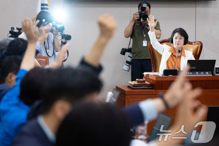 [이슈] 추미애 법사위원장, <b>윤석열</b> <b>CCTV 열람</b> 논란!
