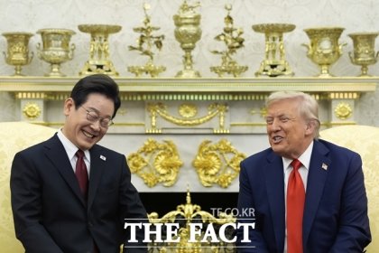 이재명 대통령 "트럼프가 <b>피스메이커</b> 나서면 <b>페이스메이커</b>로... 