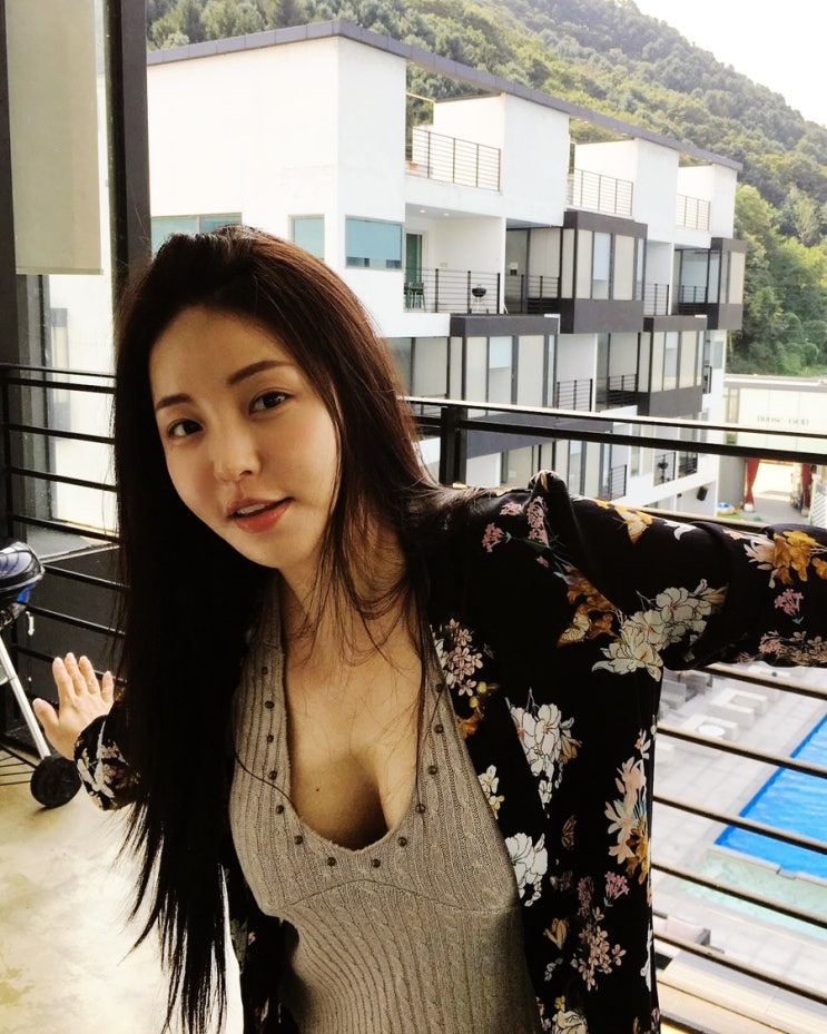 브브걸 유정, 압도적 '글래머' 근황 알고 보니 이규한-솔비 '핑크빛' 불씨 (파경 1년 만에 터진 연예계 썸)