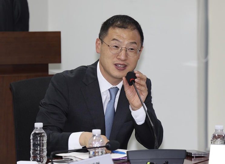 몰랐다는 건 거짓”…‘<b>대부업체 겸직</b>’ <b>김상욱</b>, 윤리위 제소