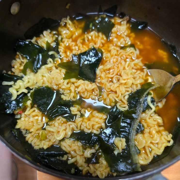 미역 라면 (feat.나혼산 <b>박천휴작가</b>)