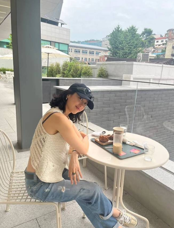  동안미 가득한 김민정에게 올 여름 꾸안꾸룩 패션 배워보기