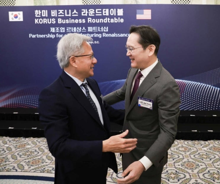 <b>이재용</b>·젠슨황의 '뜨거운 포옹', <b>한미</b> 경제 동맹의 새로운 서막
