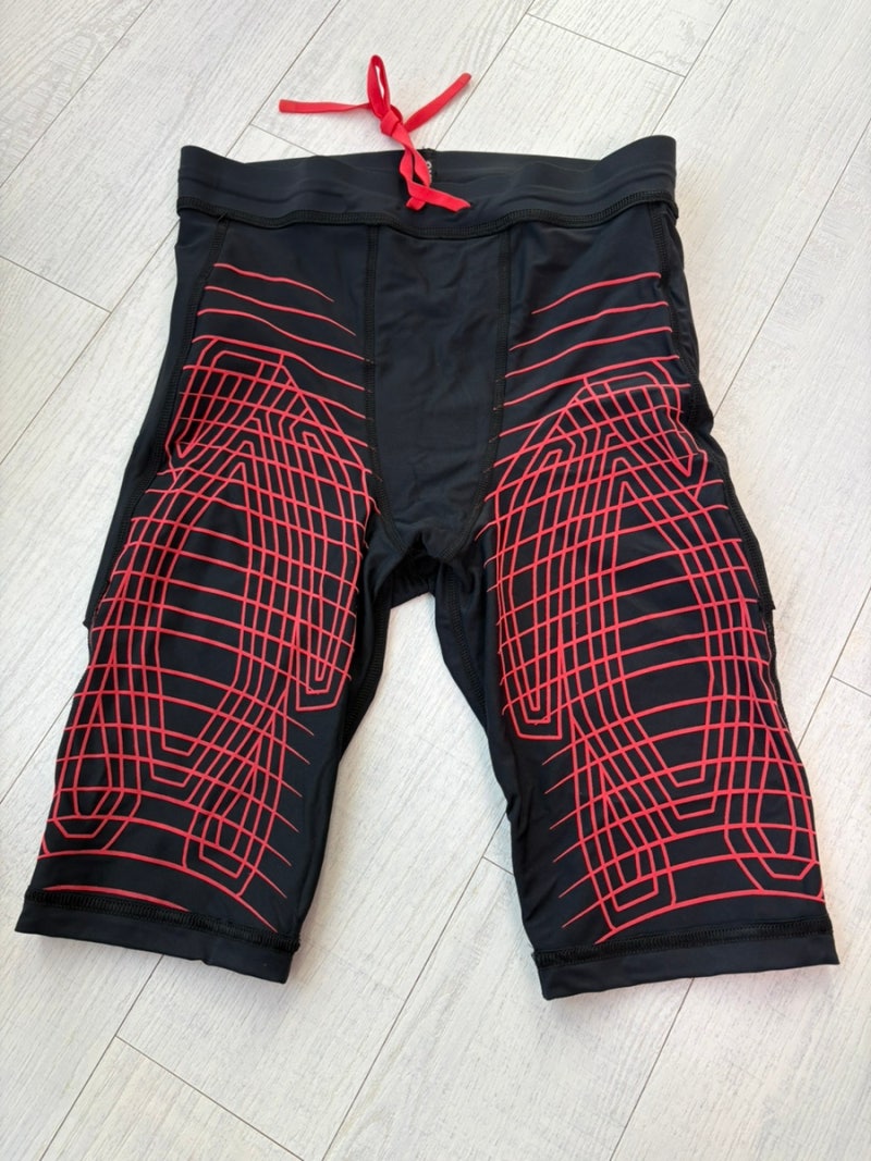 2XU 하프타이즈 라이트 스피드 리액트 컴프레션 쇼츠(MA7050B)