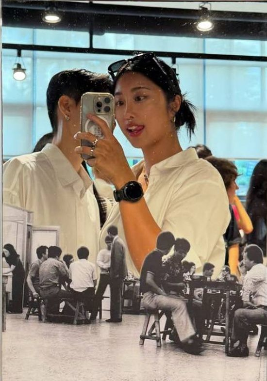 '커밍아웃' 곽선희, 동성 연인과 美서 결혼…"배우자 등록 거절 당해" 고백