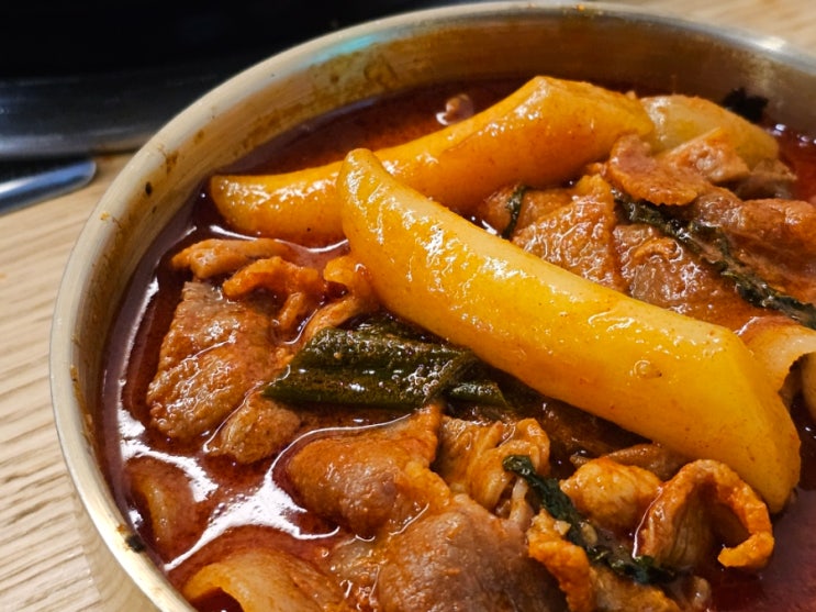  서면 밥집 추천, 고기듬뿍국물두루치기 서면점! 얼큰한 서면 두루치기에 밥 두 공기 순삭