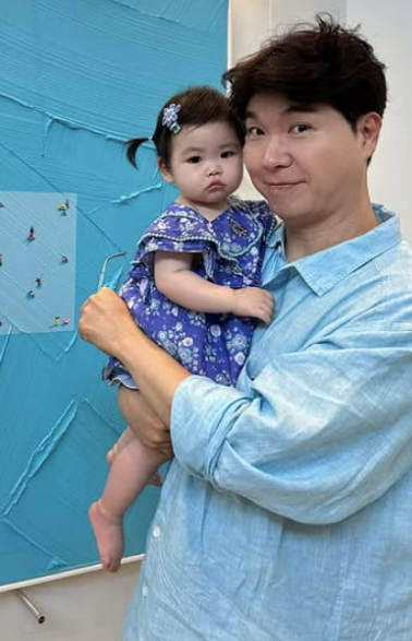  박수홍, 딸 재이 근황 공개…아빠 미소 가득한 ‘행복 일상’ 