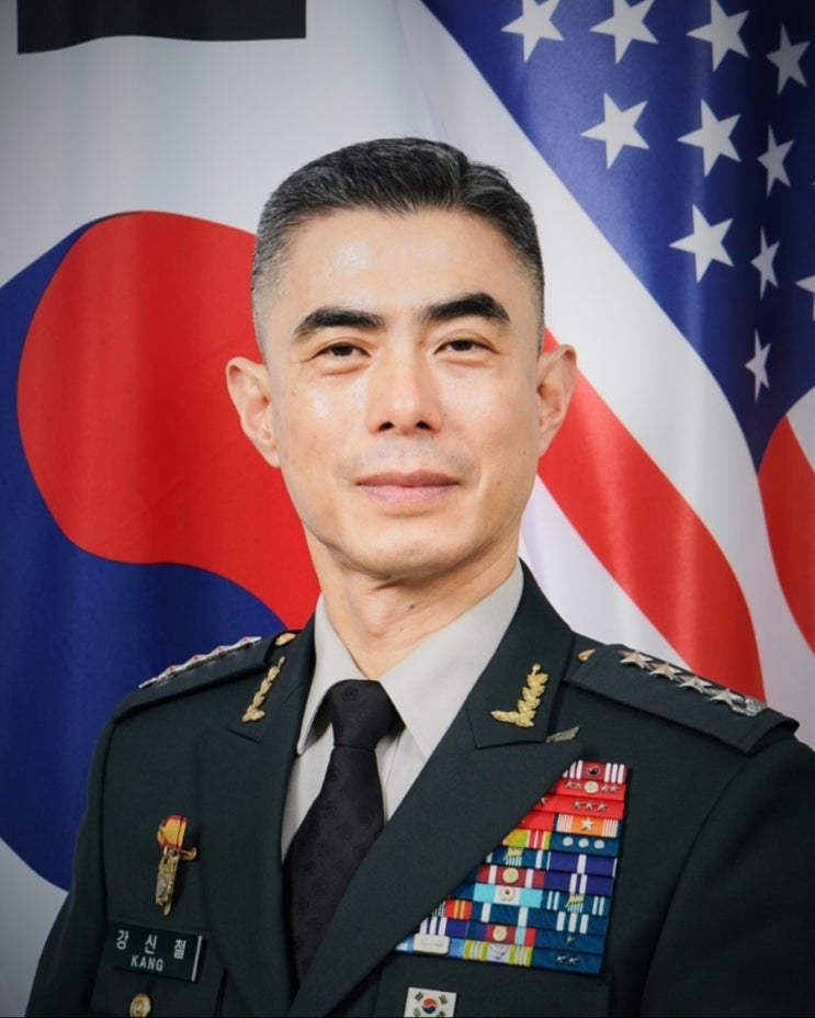 이재명 정부 차기 합참의장으로 유력하게 거론되고 있는 '<b>강신철</b> 한....