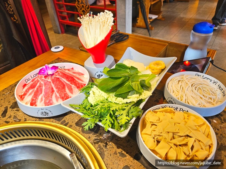  민생회복지원금 사용가능한 매장 중국현지분위기 그대로의 강남역 마라훠궈 맛집 따롱이훠궈 강남점