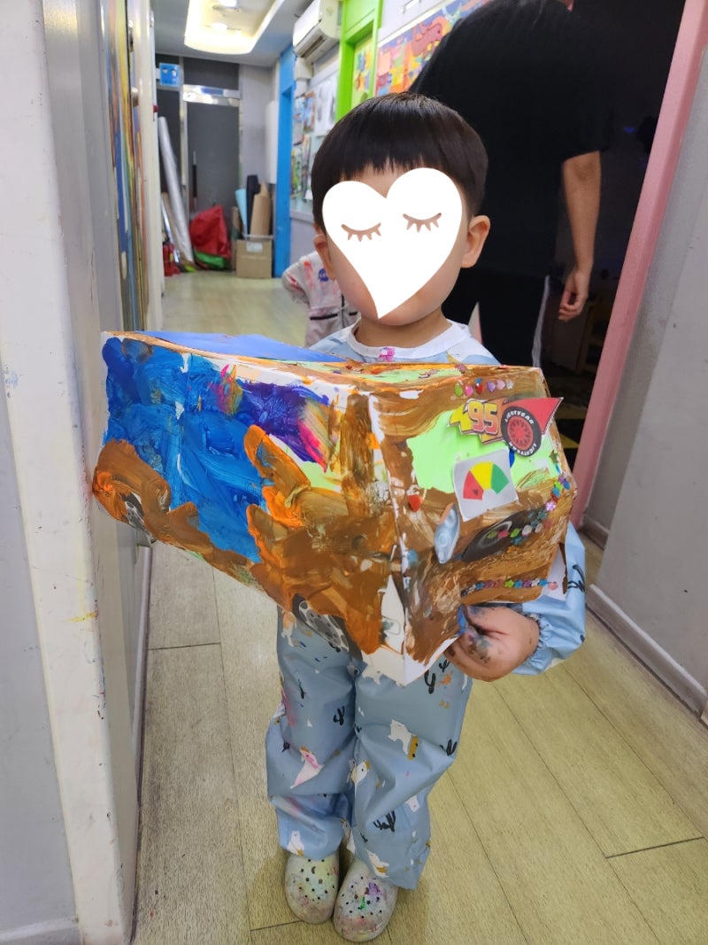 미술로생각하기 동탄1센터 동탄유아미술 학원 다니고 있어요