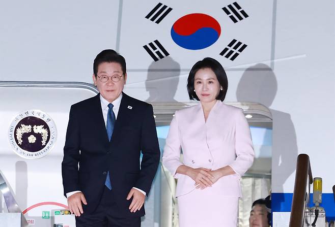 이 <b>대통령</b>의 귀국 후 첫 지시 "<b>장동혁</b> 대표와 <b>회동</b> 즉시 <b>추진</b>"