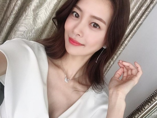 송다은, ‘셀프 폭로’ 후폭풍 연예계 퇴출 위기까지 번지나