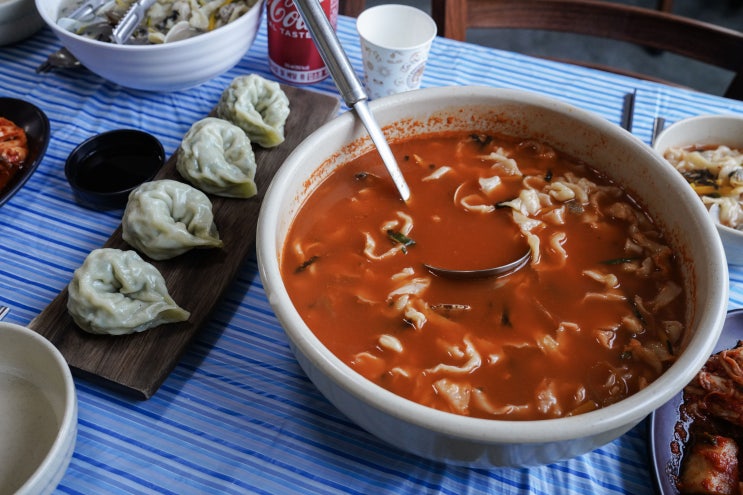  강화도 칼국수 맛집, 시원한 바지락칼국수와 얼큰 칼제비가 일품인 강화손칼국수 본점