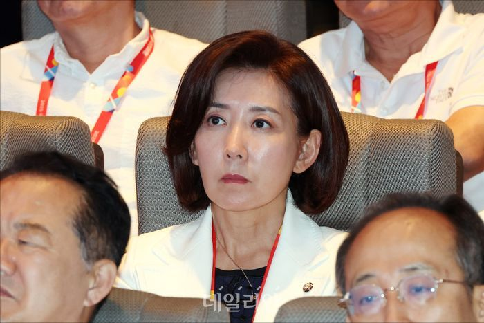 [속보] 국민의힘, <b>나경원</b> 법사위 <b>간사</b> 임명! 추미애 전 장관과의... 