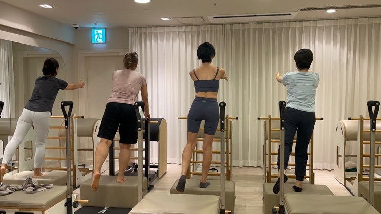  대전 둔산동 필라테스 라운드 숄더 개선하는 방법