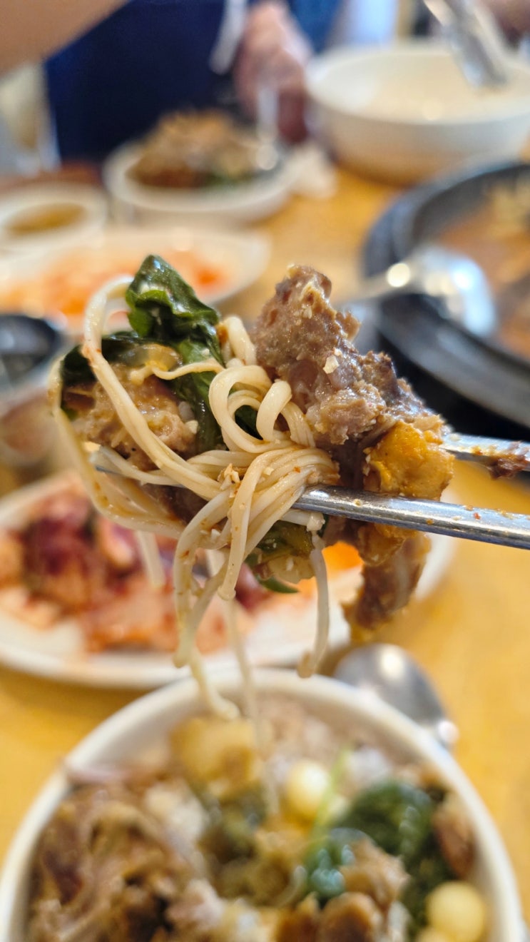  용인 기흥구청 감자탕 맛집 점심 식사로 콩비지 감자탕에 홀릭 봉만이 기흥점