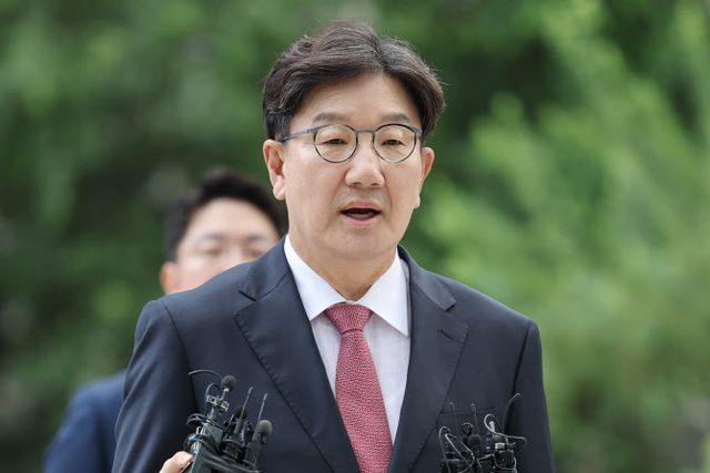  특검, "돈 안받았다" 주장한 권성동 의원 구속영장 청구