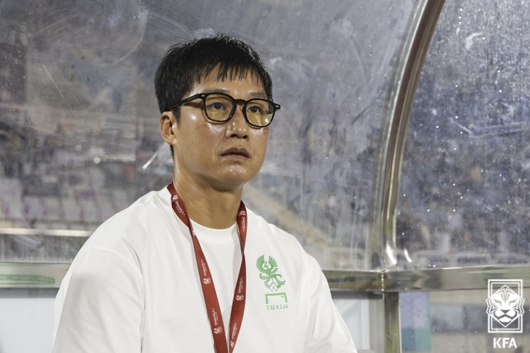 창단 첫 결승행에도 선수들을 질책한 <b>광주FC</b> <b>이정효 감독</b>