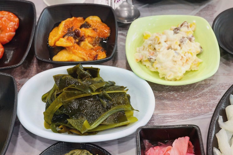  신선한 회와 대게를 즐길 수 있는 하조대 맛집, 하조대어촌계회센터 1호점