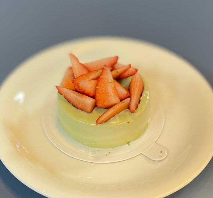  선정릉역 카페 흐비지떼 디저트 맛집 미니케이크