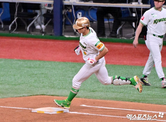 [실검] 키움 <b>송성문</b>, MLB 스카우트 앞에서 <b>폰세</b> 상대로 <b>홈런</b>?!... 