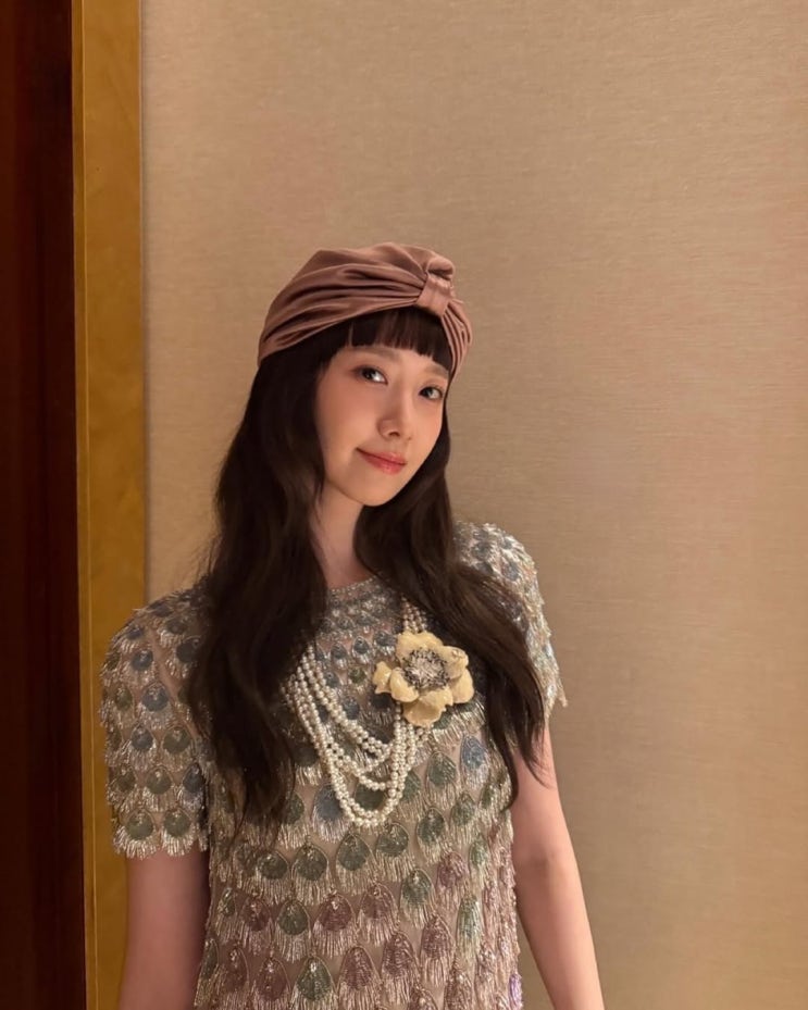  30대 명품백 고민 끝! 윤아가 선택한 발렌티노 여자 숄더백 가방