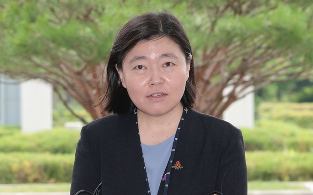 <b>임은정</b> 지검장, <b>정성호</b> 장관 <b>검찰개혁</b>안에 직격탄…<b>검찰 개혁</b>... 