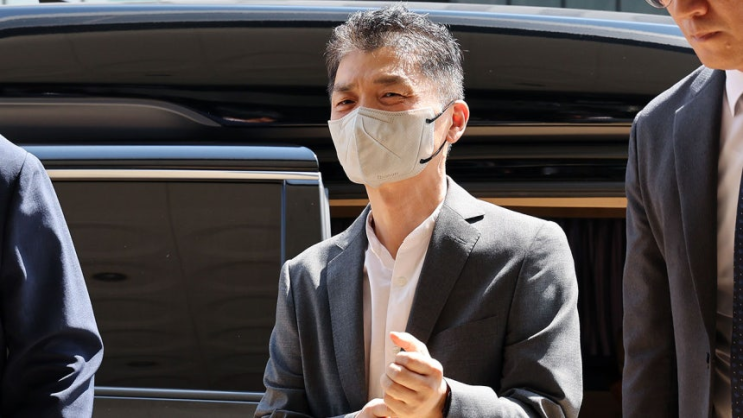 카카오 <b>김범수</b>, <b>SM 시세조종</b> 의혹으로 징역 15년 구형!... 