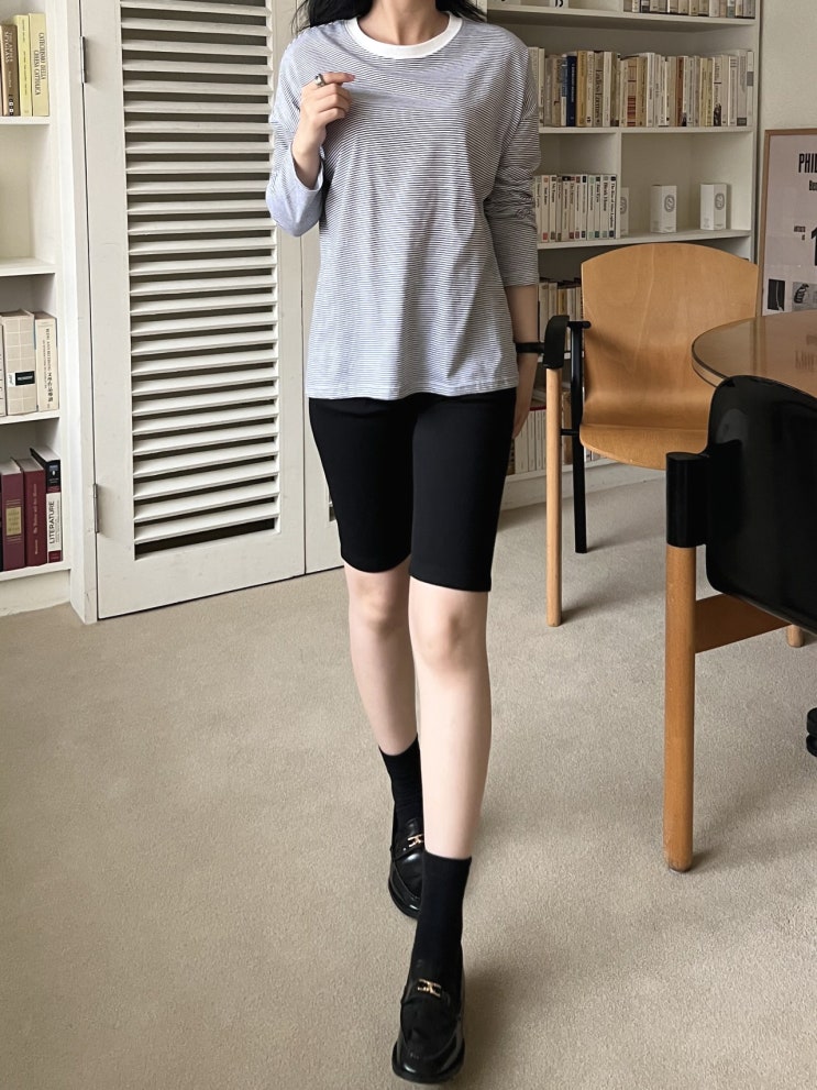  간절기 데일리룩 완성! 루즈핏 핀 스트라이프 단가라 레이어드 긴팔 티셔츠 추천