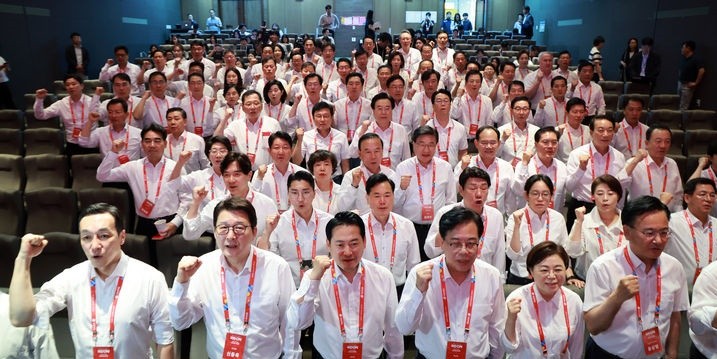 <b>장동혁</b>, 강경 기조서 ‘통합’으로…국민의힘 내부 다지기 집중