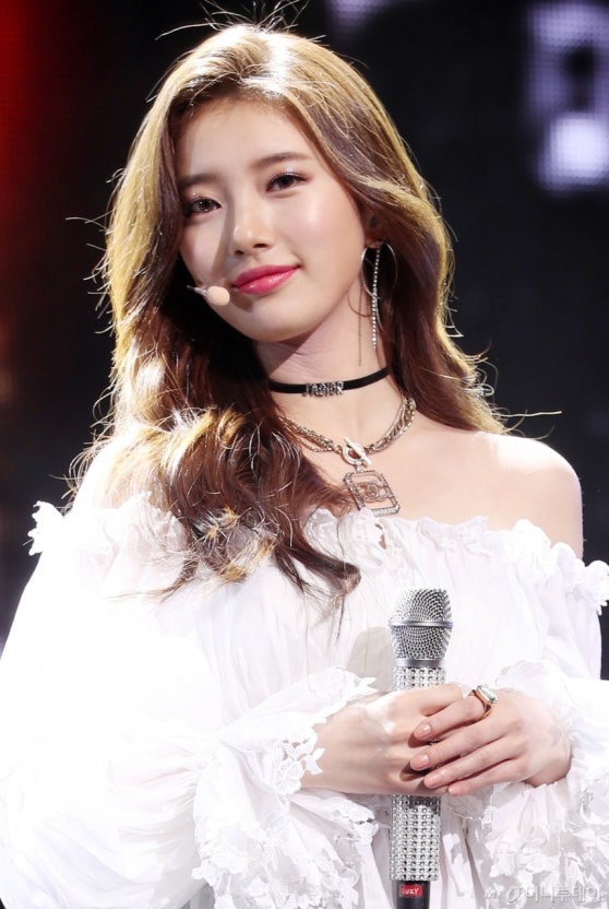 가수 <b>수지</b>, <b>결혼설 루머</b> 상대방은 누구?…뷰티기업 억만장자?