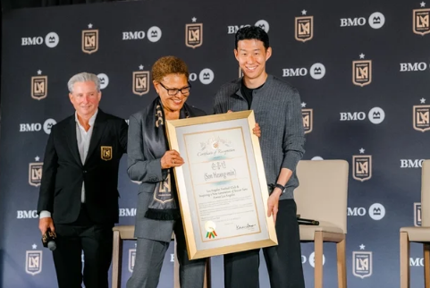 <b>손흥민</b> ‘<b>LA 명예시민</b>’ 지정, 로스앤젤레스가 공개한 2026... 