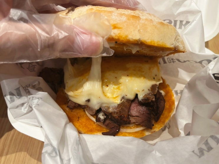  판교현대백화점 지하1층 맛집! 토시살 듬뿍 들어간 스테이크버거 미국식 현대백화점 판교점