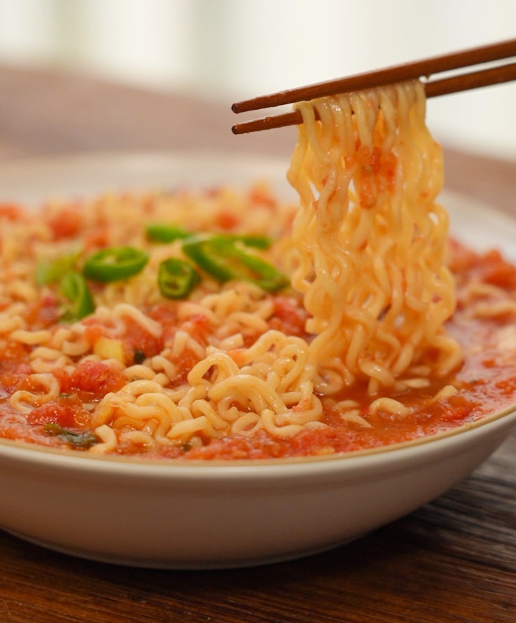  야식인가 해장인가! 묘한 중독성 조합 라면 레시피 추천 <농심 안성탕면 토마토라면 레시피>