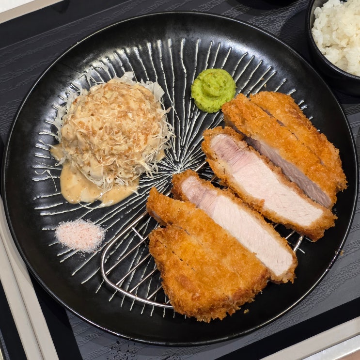  [인천 송도 현대프리미엄아울렛 츠키젠] 송현아 푸드코트 점심: 돈카츠 식당 - 상로스카츠와 멘치카츠