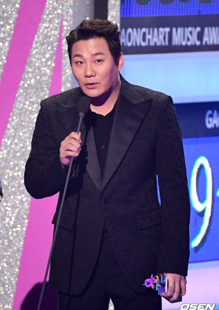 <b>윤민수</b>, <b>이혼</b> 후에도 전처와 한집 동거 <b>고백</b>