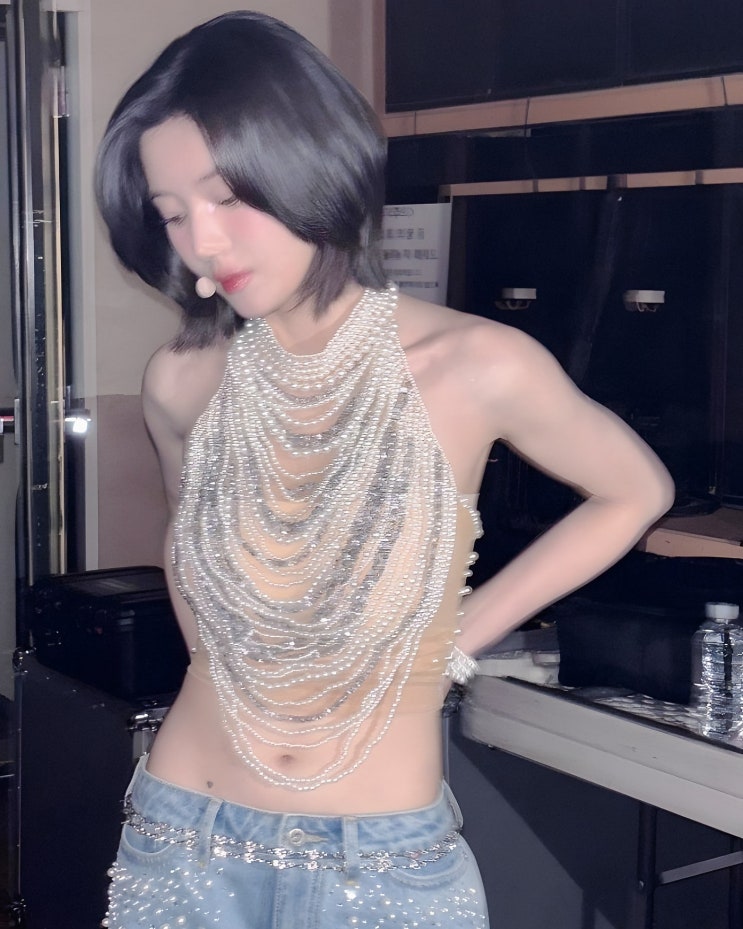  워터밤 여신 권은비 과감 의상! 누드톤 착시 패션 화제