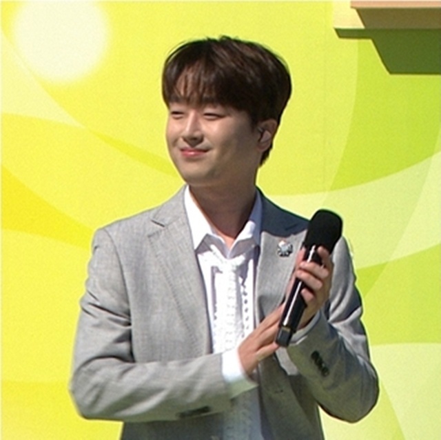 전국노래자랑’ <b>4관왕</b> <b>이찬원</b>, 2년 만 초대가수 출격‥피날레... 