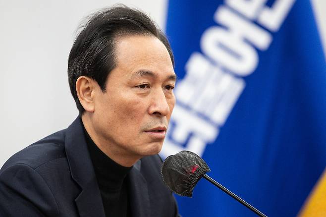 왕수박 우상호, 내가 김민석.<b>강훈식</b> 한참 형인데...이 대통령이... 