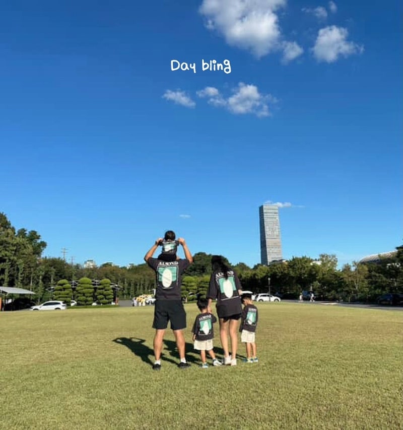 가족사진룩 고민 끝! 반팔티추천 & 오버핏 패밀리룩 브랜드 데이블링