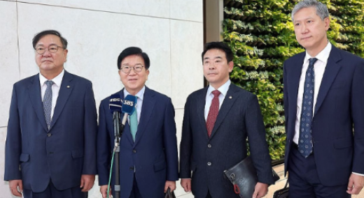 중국 특사 박병석, '왕이' 외교부장 면담과 <b>한중 관계</b> 개선의 현장.