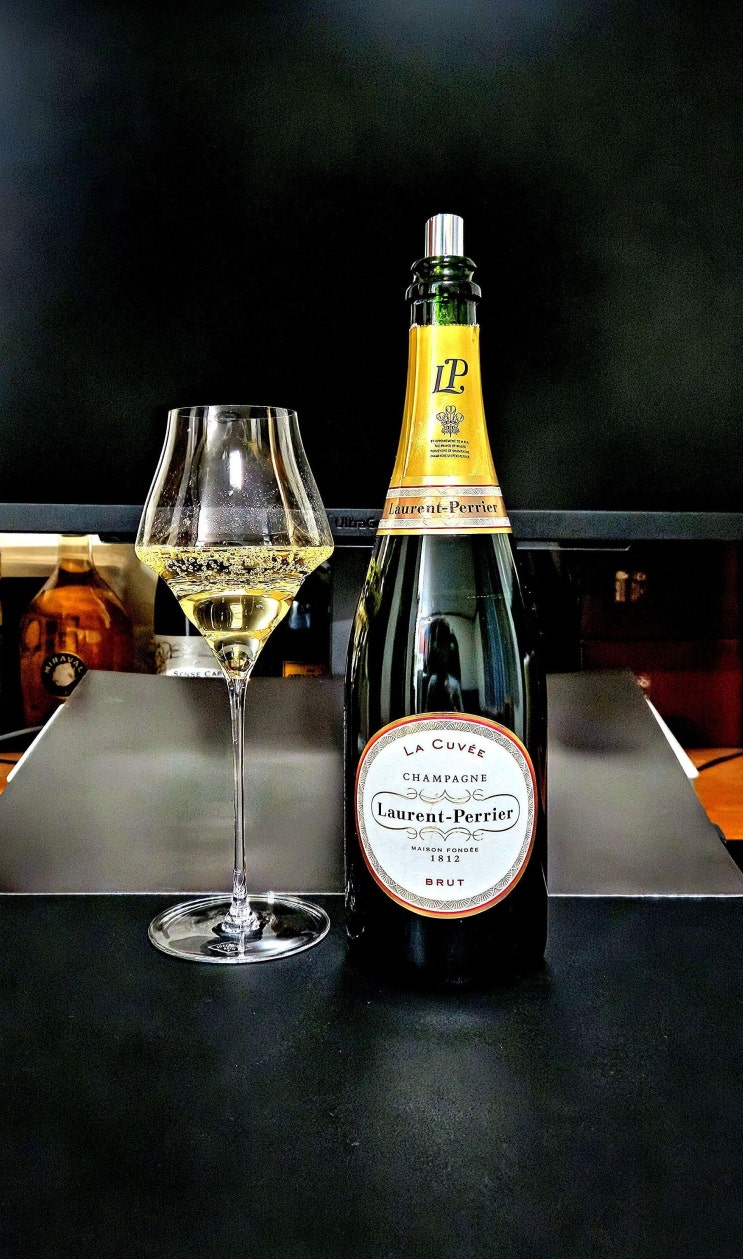  [샴페인] 로랑 페리에 라 뀌베 브뤼 NV Laurent Perrier La Cuvee Brut NV 프랑스 샹파뉴 와인 리뷰