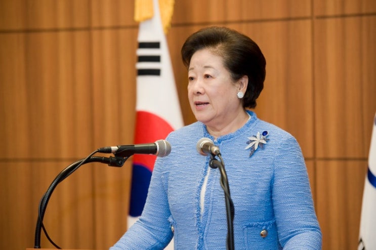 <b>한학자</b> 통일교 총재 프로필 및  <b>김건희 특검</b>팀 권성동 청탁 의혹... 