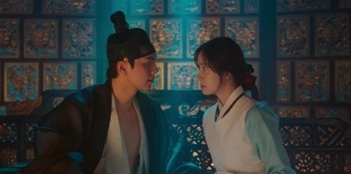  임윤아,이채민, ‘폭군의 셰프’ 키스로 로맨스 서사의 전환점