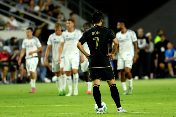  “손흥민 감아차기 골대 불운” LAFC, 샌디에이고에 아쉬운 역전패