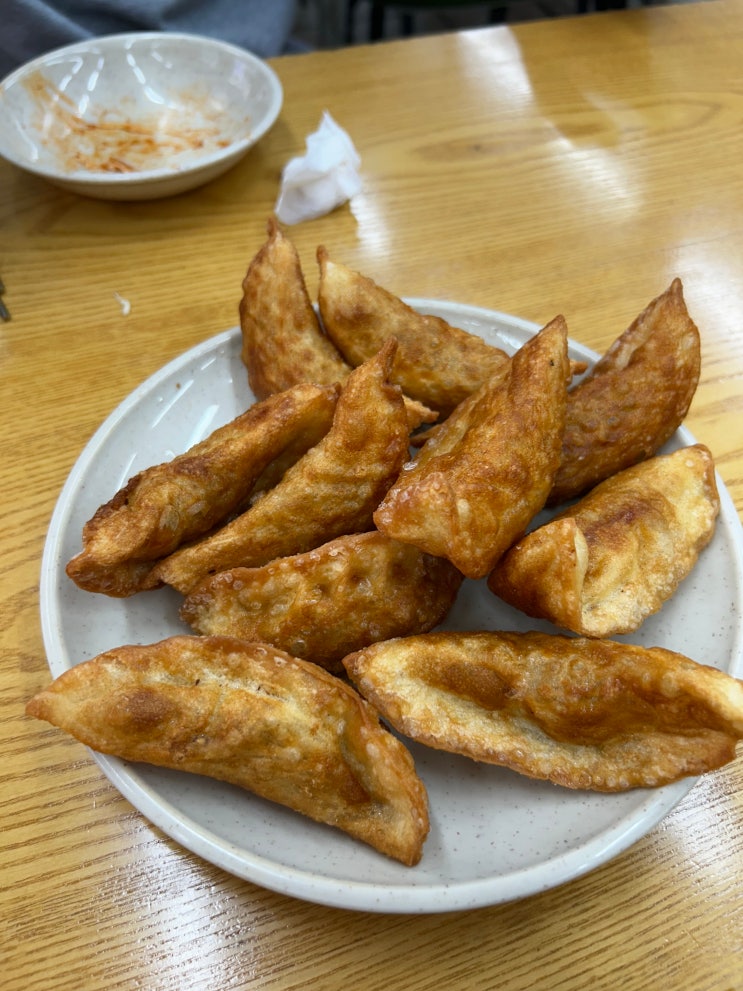  수원 성대 맛집 보영만두 | 오랜만에 쫄면에 군만두 먹으러